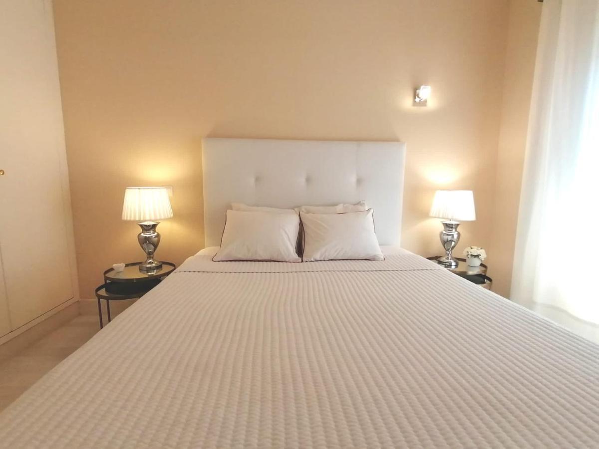 Apartment Beachfront Seaview Litoralmar Apt, Fast Wifi, Airco, Pool, Private Parking