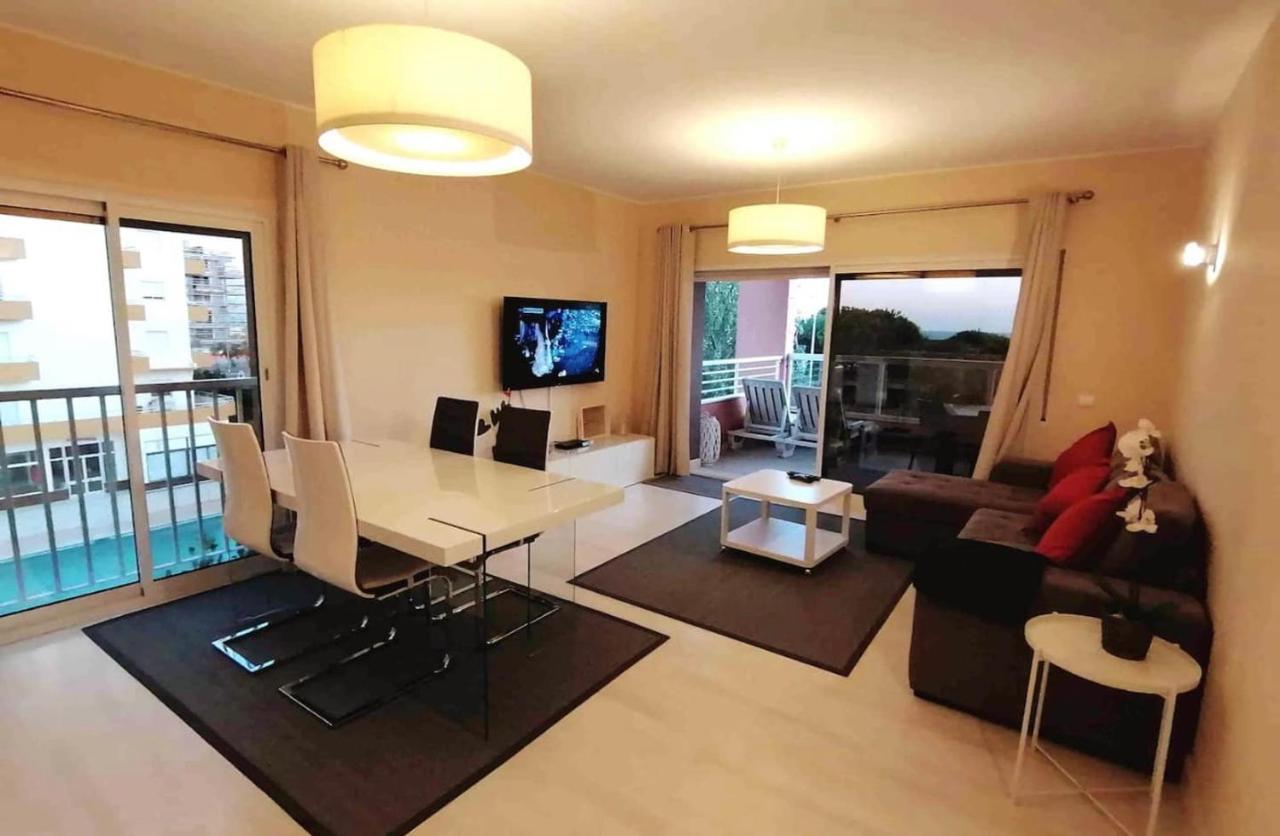 Beachfront Seaview Litoralmar Apt, Fast Wifi, Airco, Pool, Private Parking *