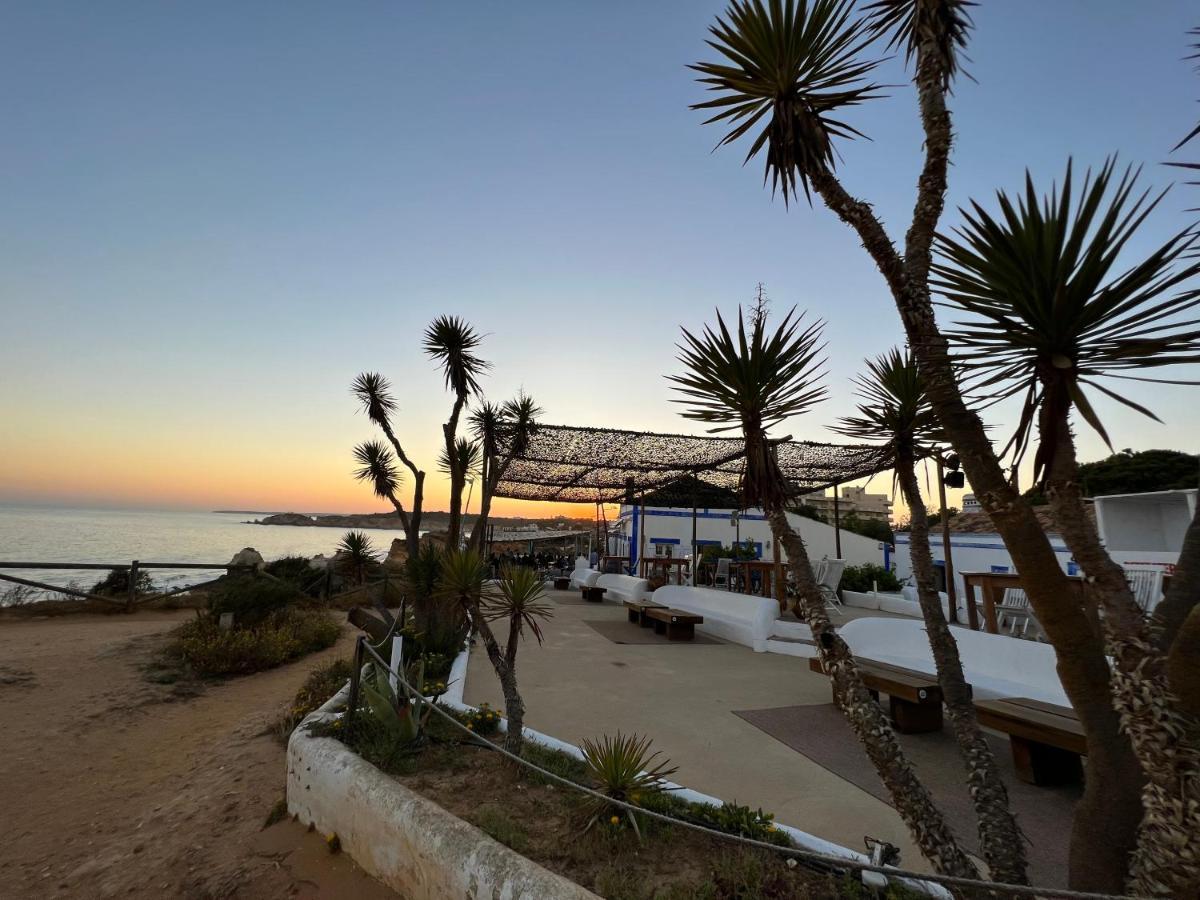 Apartment Beachfront Seaview Litoralmar Apt, Fast Wifi, Airco, Pool, Private Parking