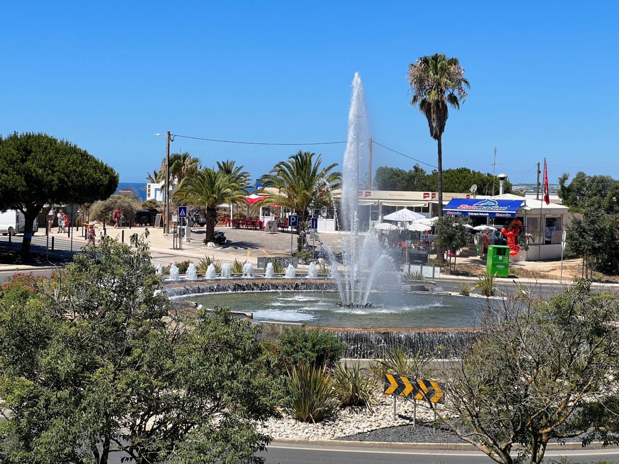 Beachfront Seaview Litoralmar Apt, Fast Wifi, Airco, Pool, Private Parking Portimao