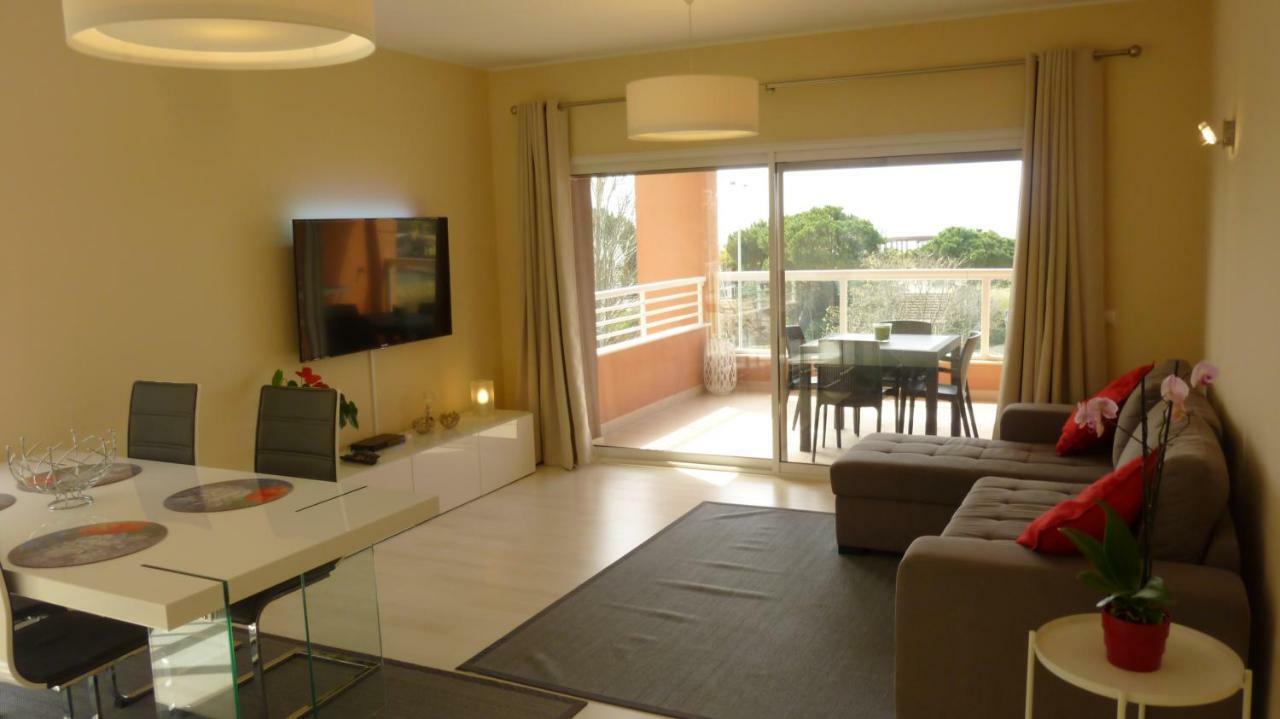 Beachfront Seaview Litoralmar Apt, Fast Wifi, Airco, Pool, Private Parking Apartment Portimao