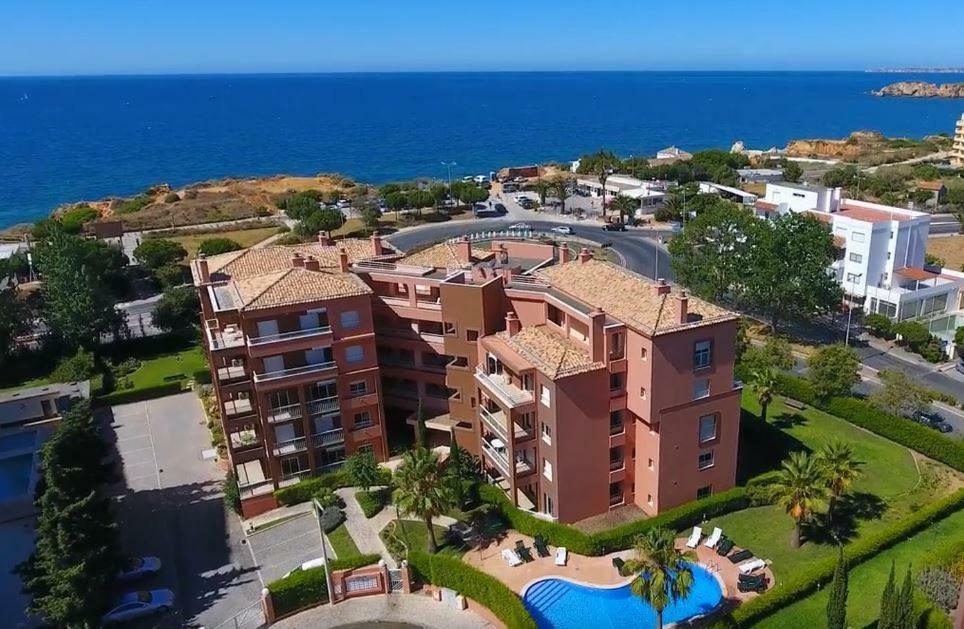 Apartment Beachfront Seaview Litoralmar Apt, Fast Wifi, Airco, Pool, Private Parking Portimao